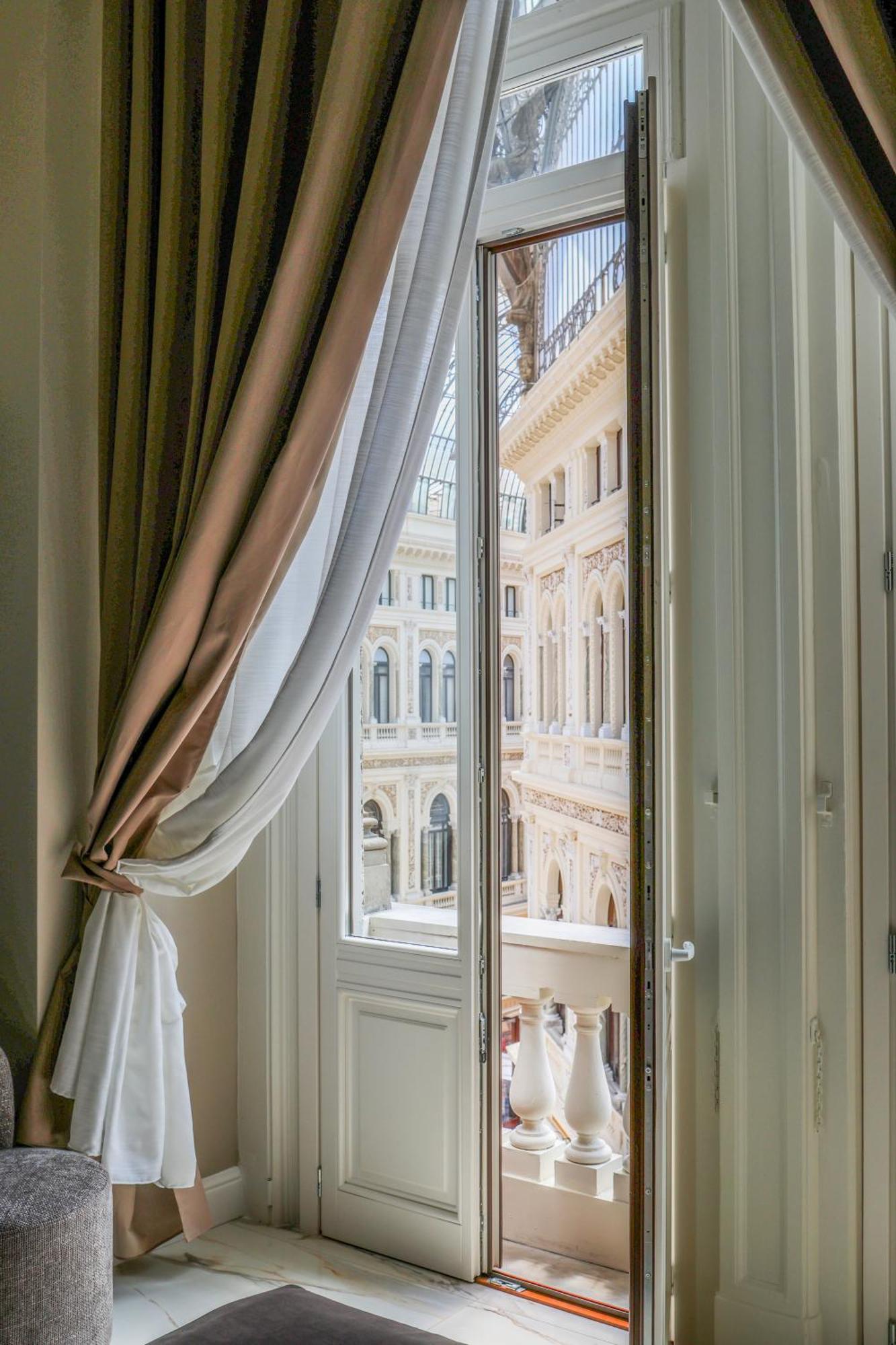 Maison San Carlo Luxury Suites Nápoles Exterior foto