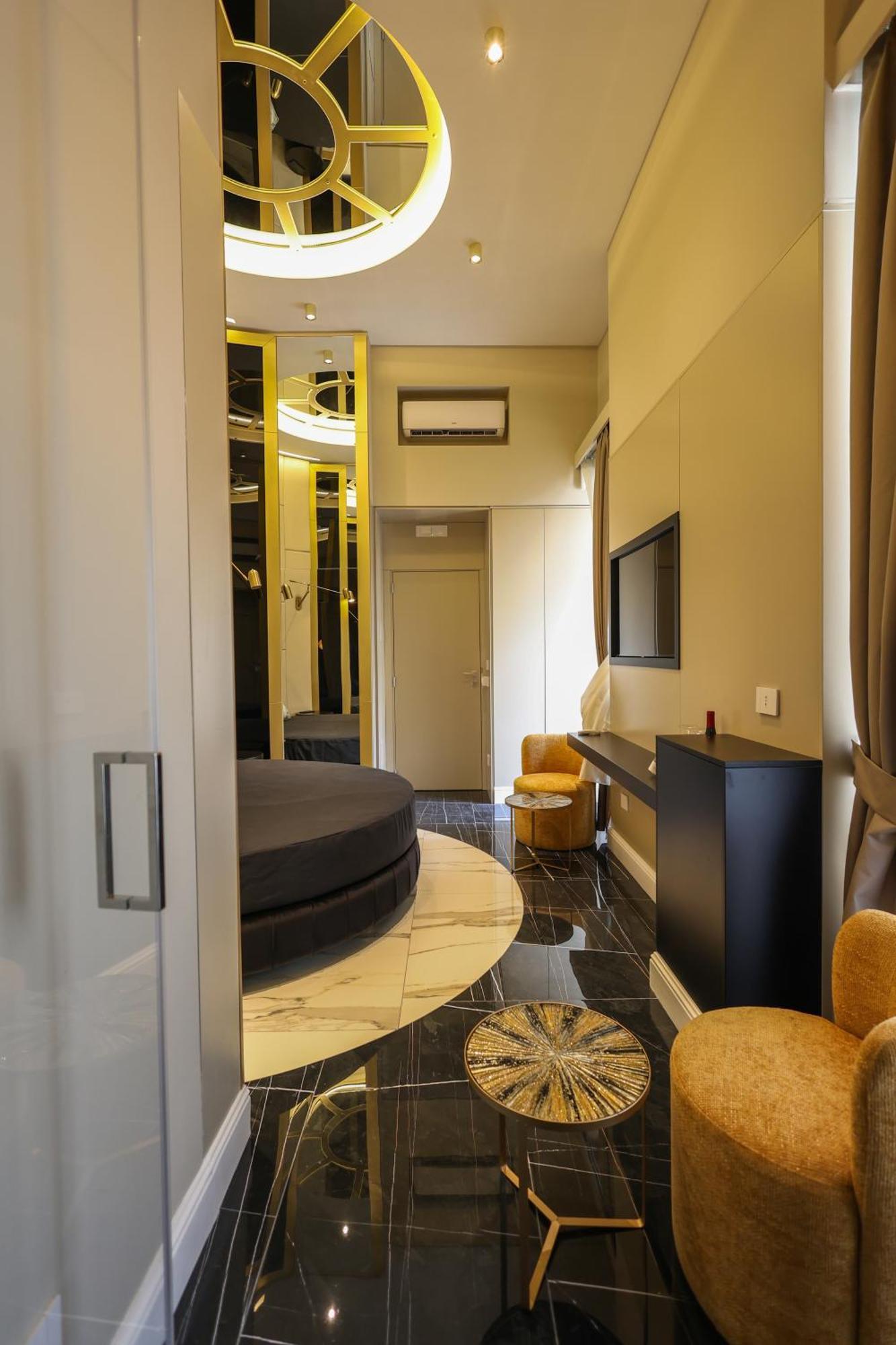 Maison San Carlo Luxury Suites Nápoles Exterior foto