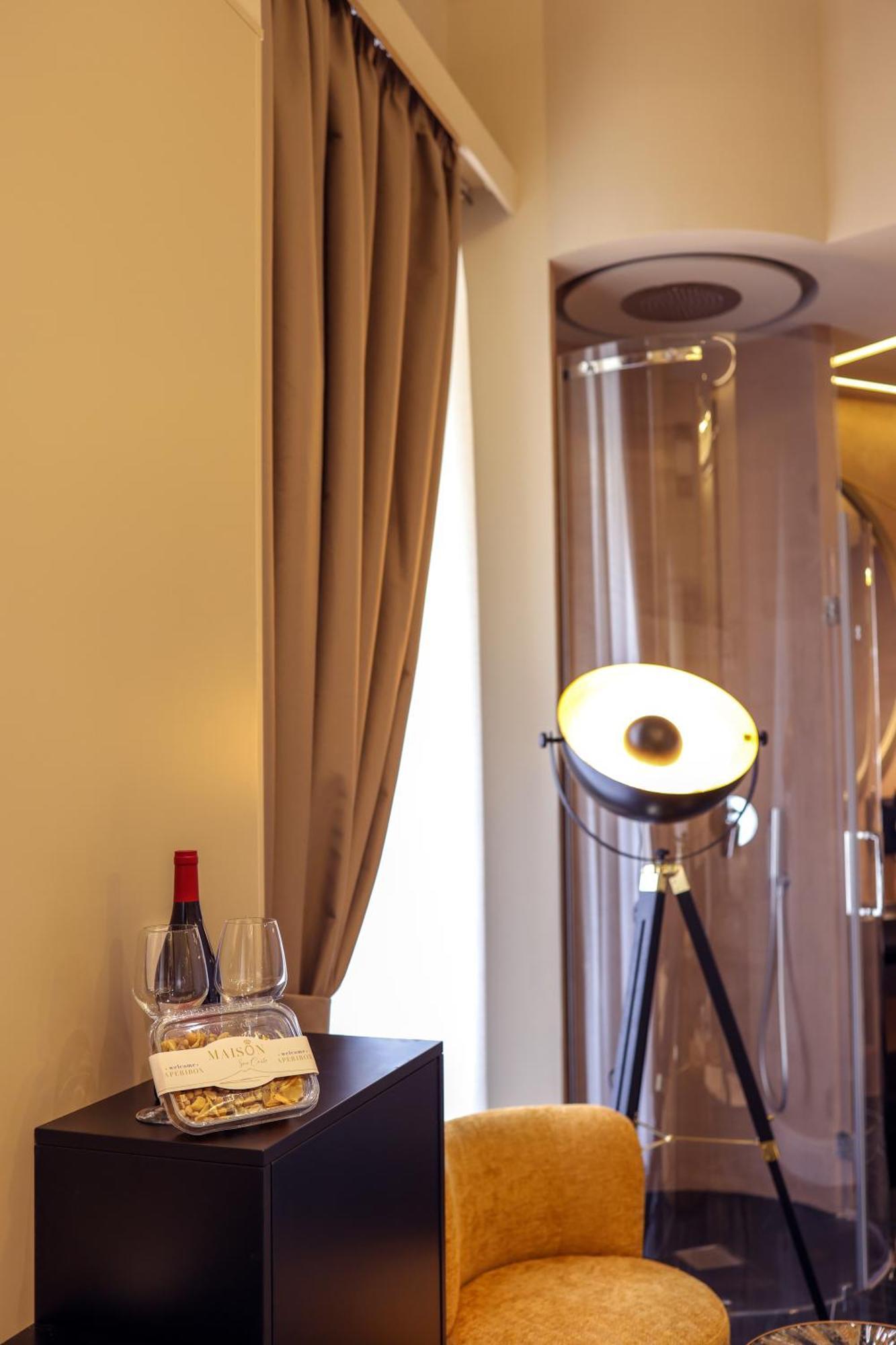 Maison San Carlo Luxury Suites Nápoles Exterior foto